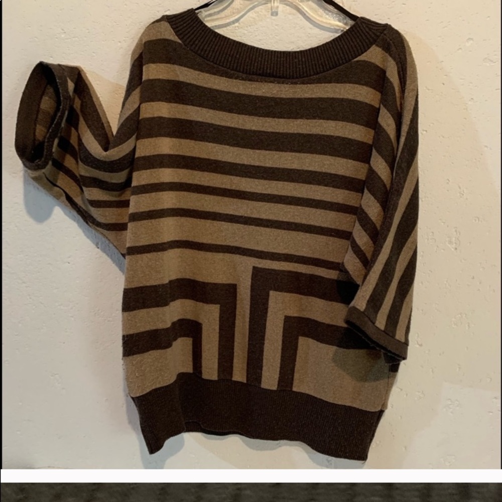 Sweater - Picture 3 of 3